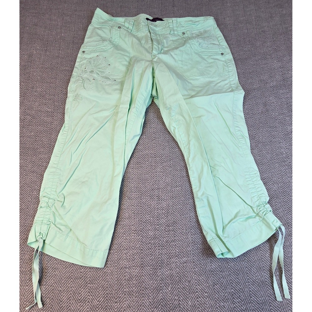 Gloria Vanderbilt Mint Green Embroidered Rhinestone Capri Pants Size 6